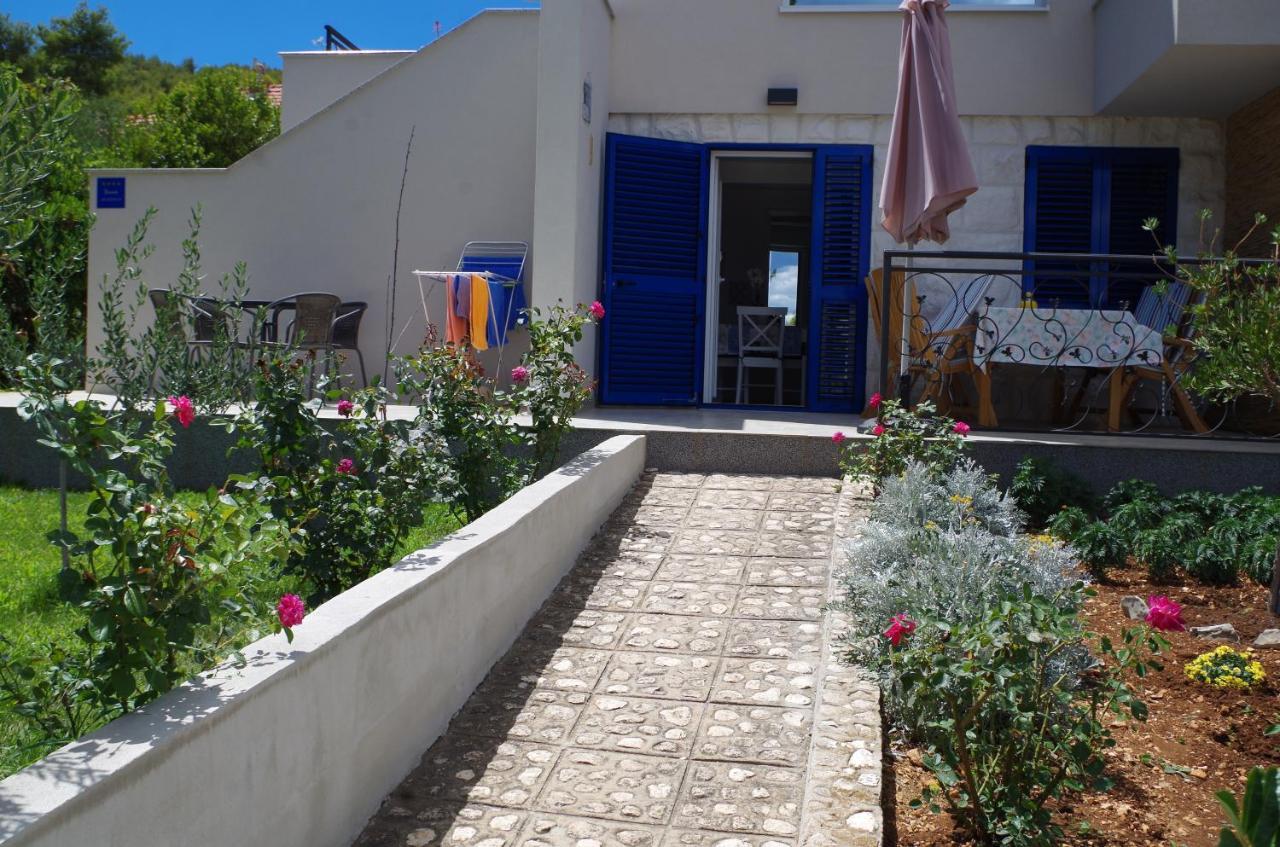 Apartments By The Sea Slatine, Ciovo - 14158 ภายนอก รูปภาพ